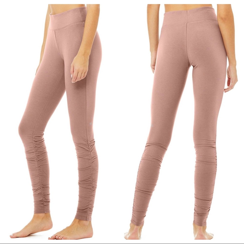 alo yoga solar sweatpant in smoky quartz mauve